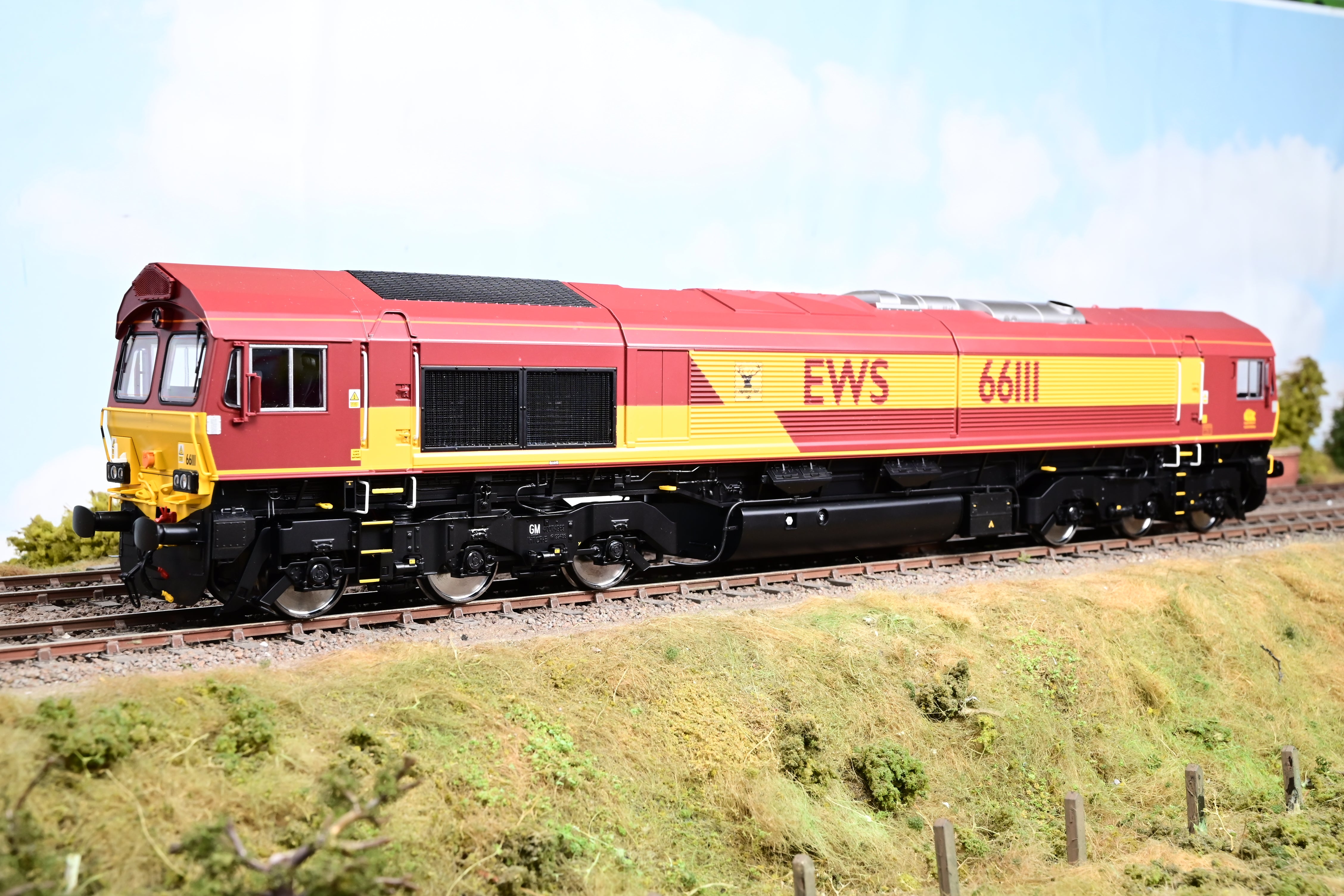Roco 70114 – Double Locomotive Diesel D311.01 DWM – Ép. II – Version Sonore – Échelle HO