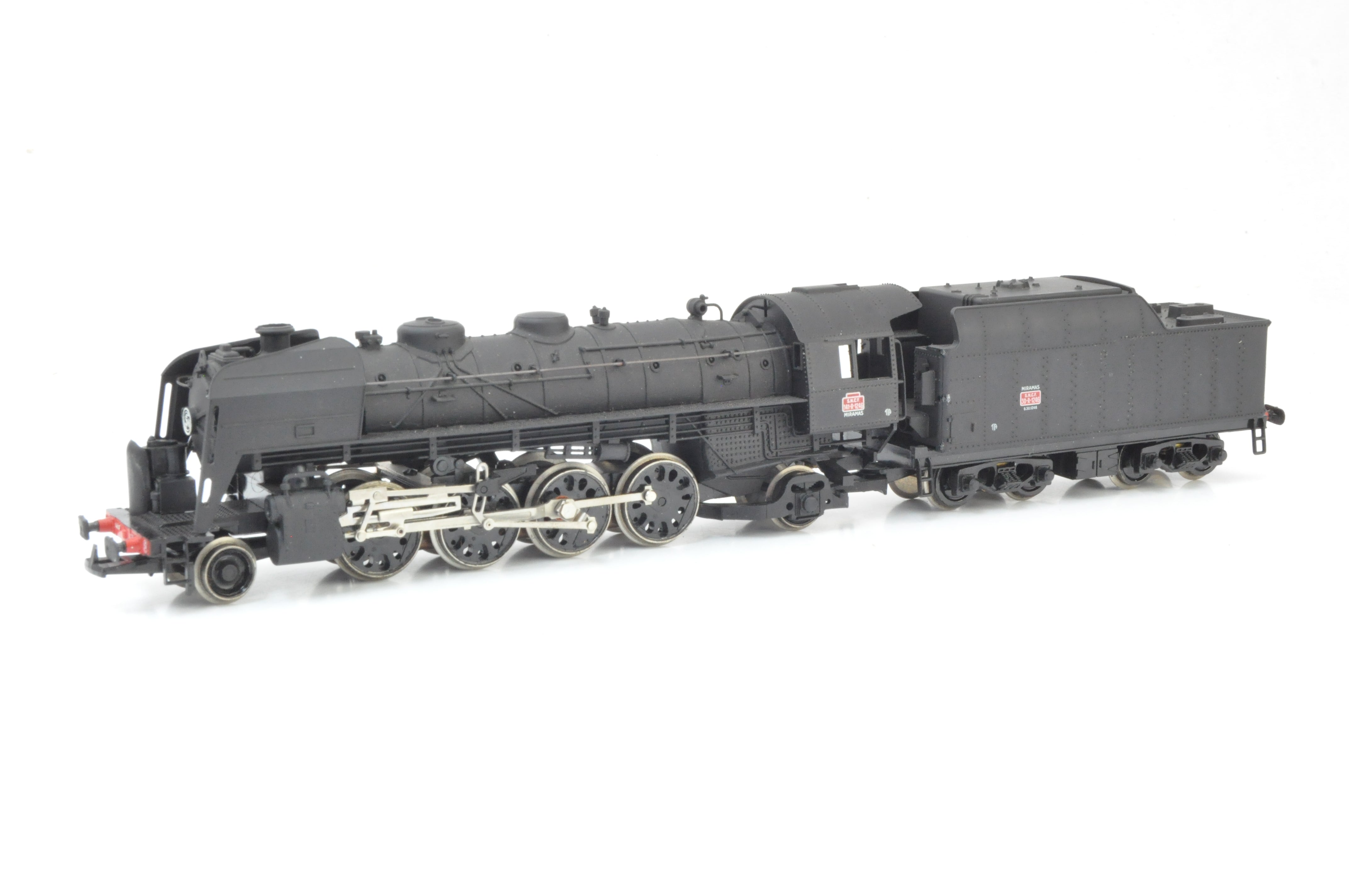 Patine sur la base locomotive vapeur 141R, Jouef | SMCF