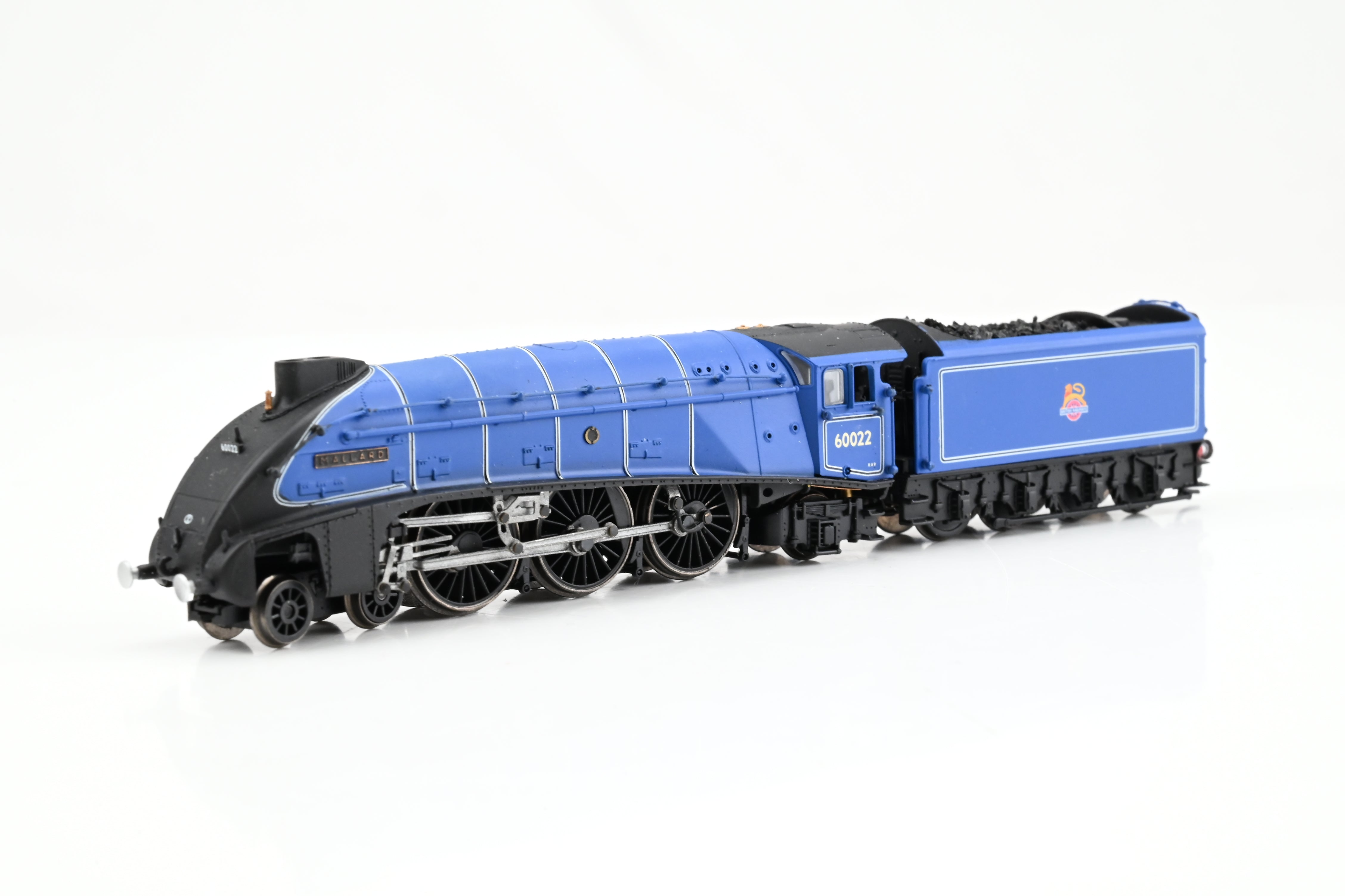 Dapol N Gauge 2S-008-004 BR Blue Early Emblem Class A4 w/ Double Chimn