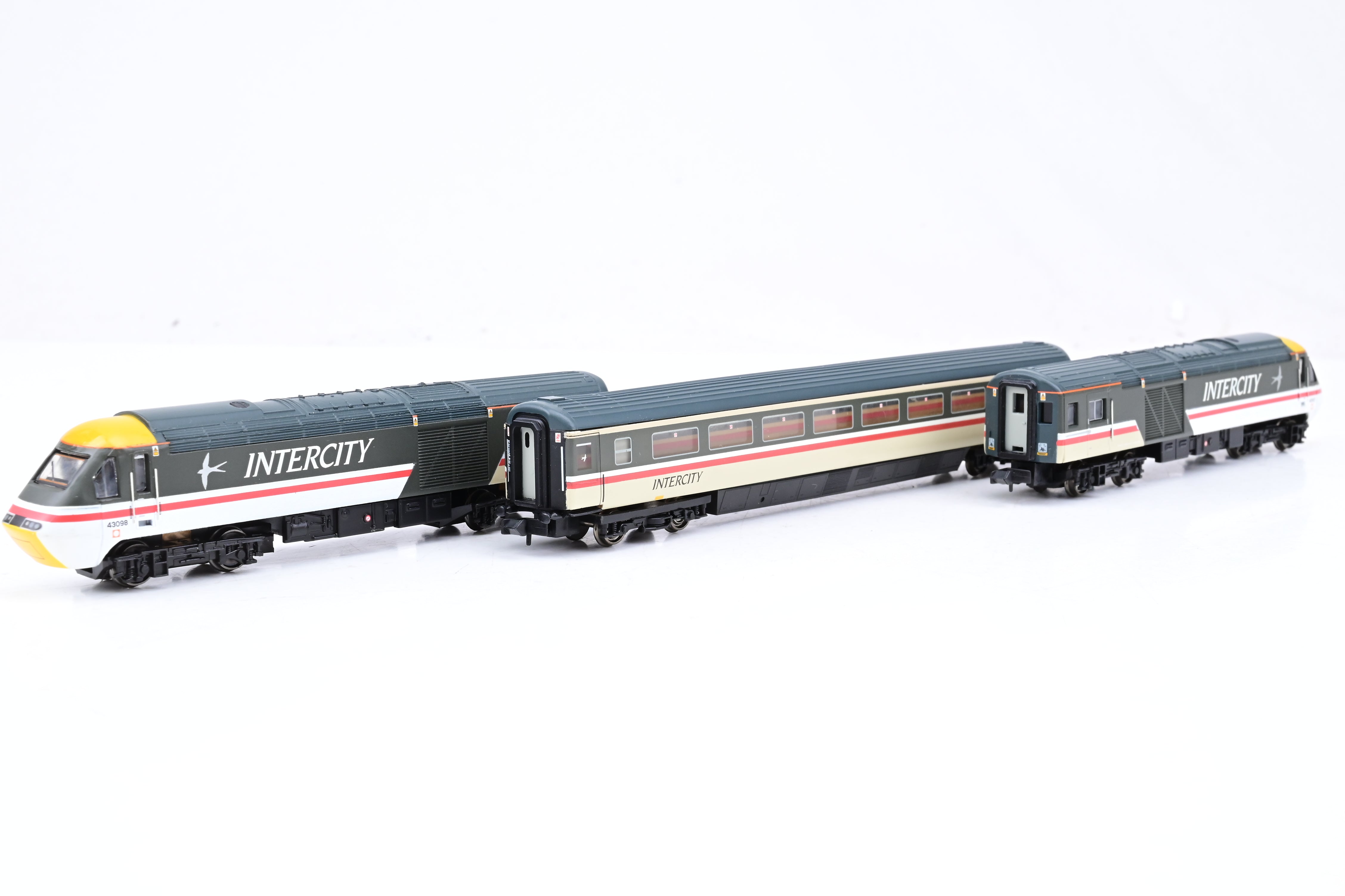 Graham Farish N Gauge 371-479 HST 125 Set Intercity Swallow No.43098,