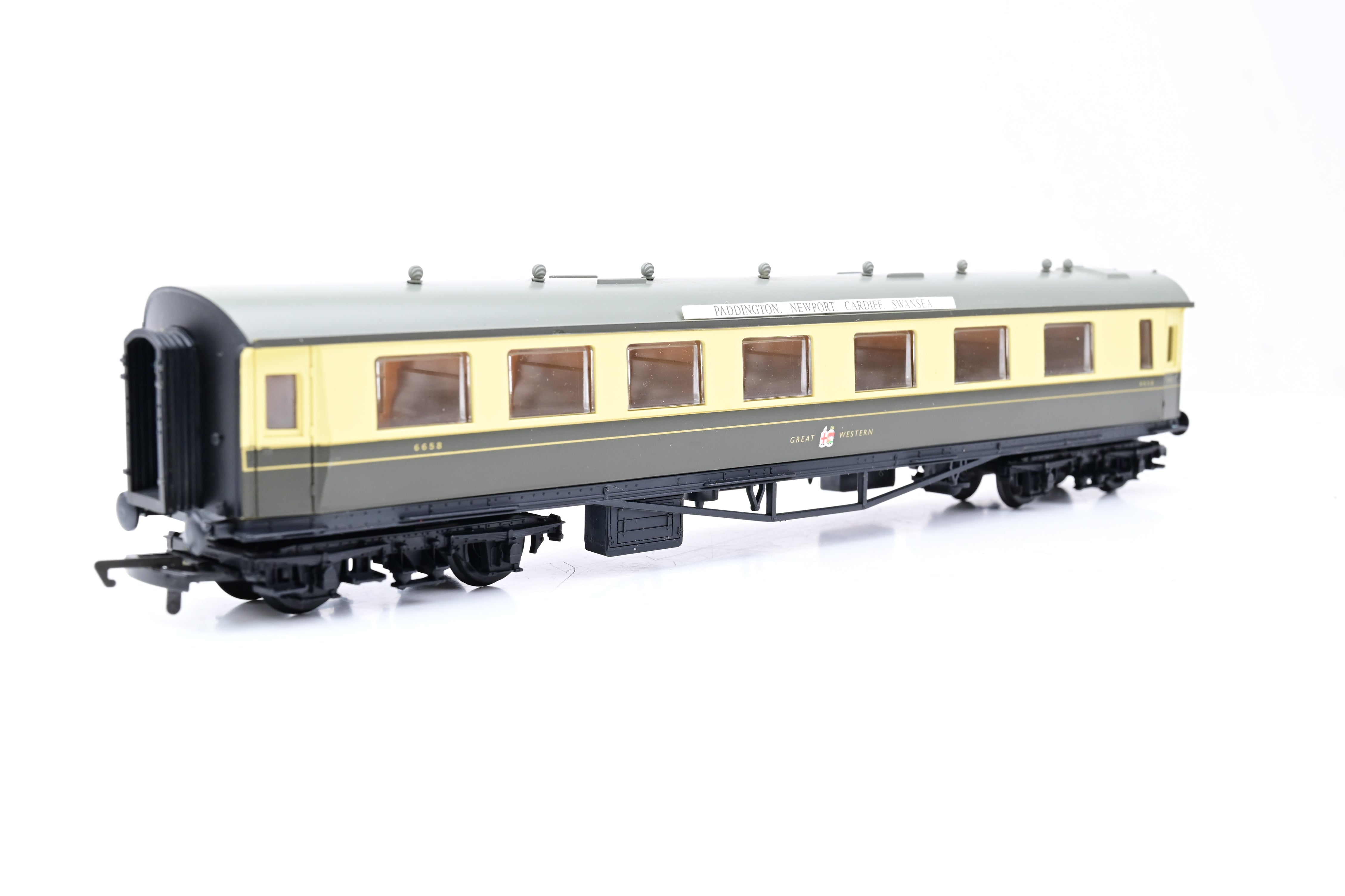 hornby-oo-gauge-r4026-gwr-centenary-composite-coach-no-6658