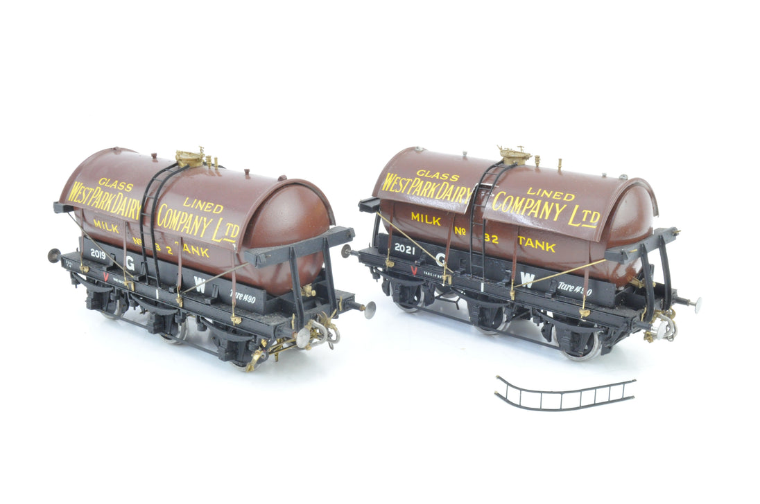 Kit Built Finescale 7mm O Gauge Set of 2 6Wheel West Park Dairy Milk