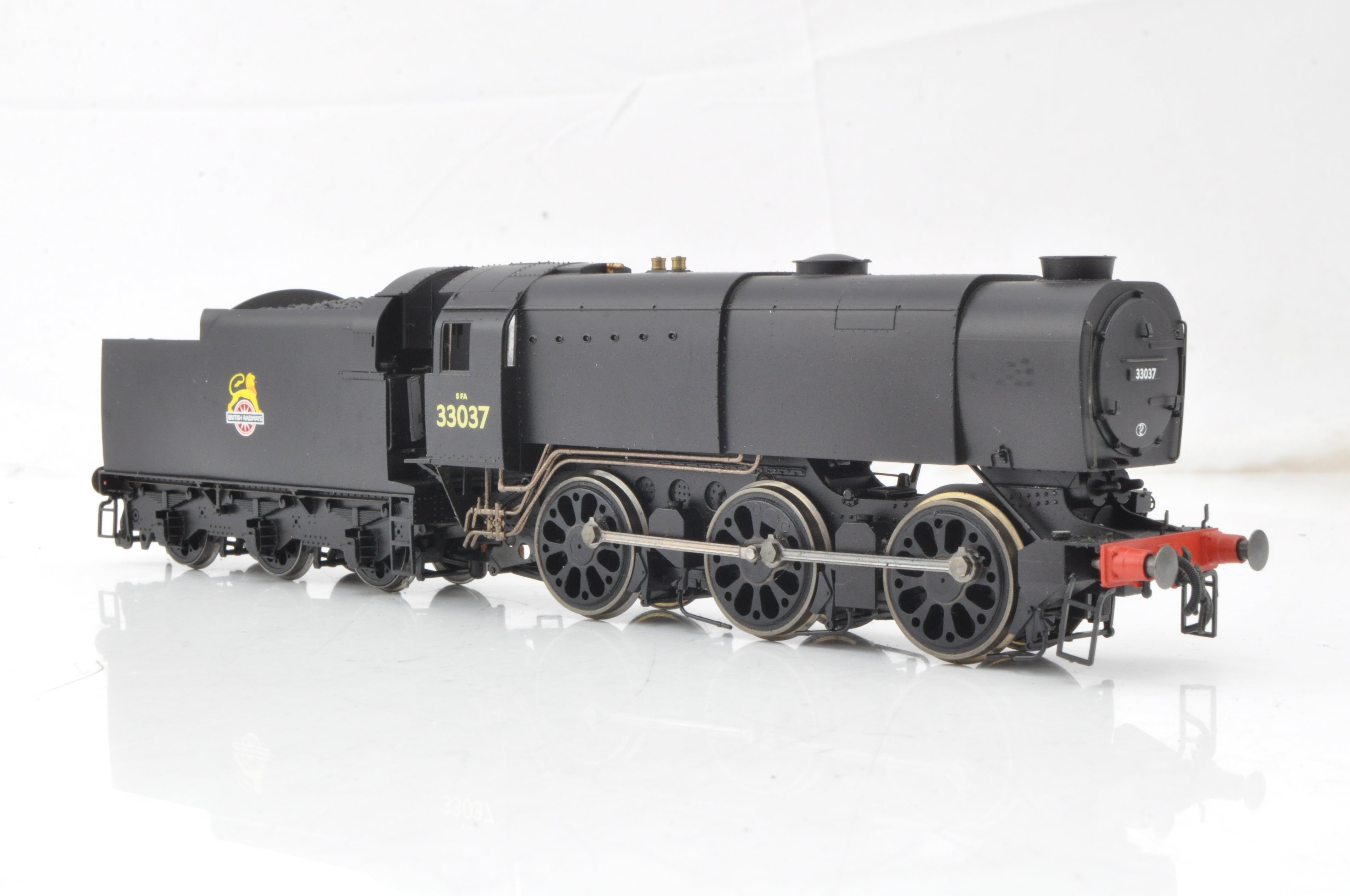 Hornby OO Gauge R2355 BR Early 0 6 0 Class Q1 Locomotive 33037