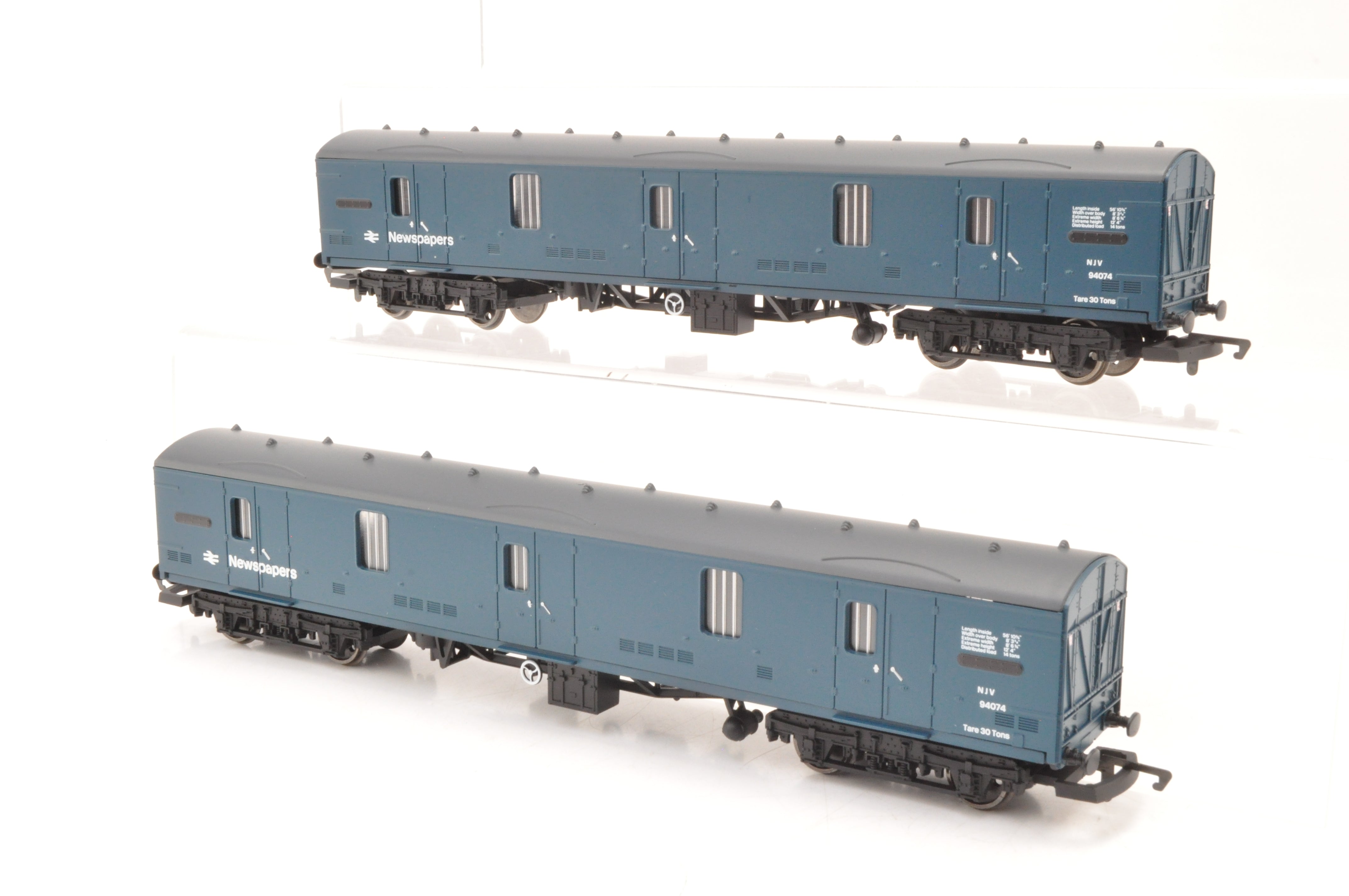 OO/HO scale rake of two coaches cheapest