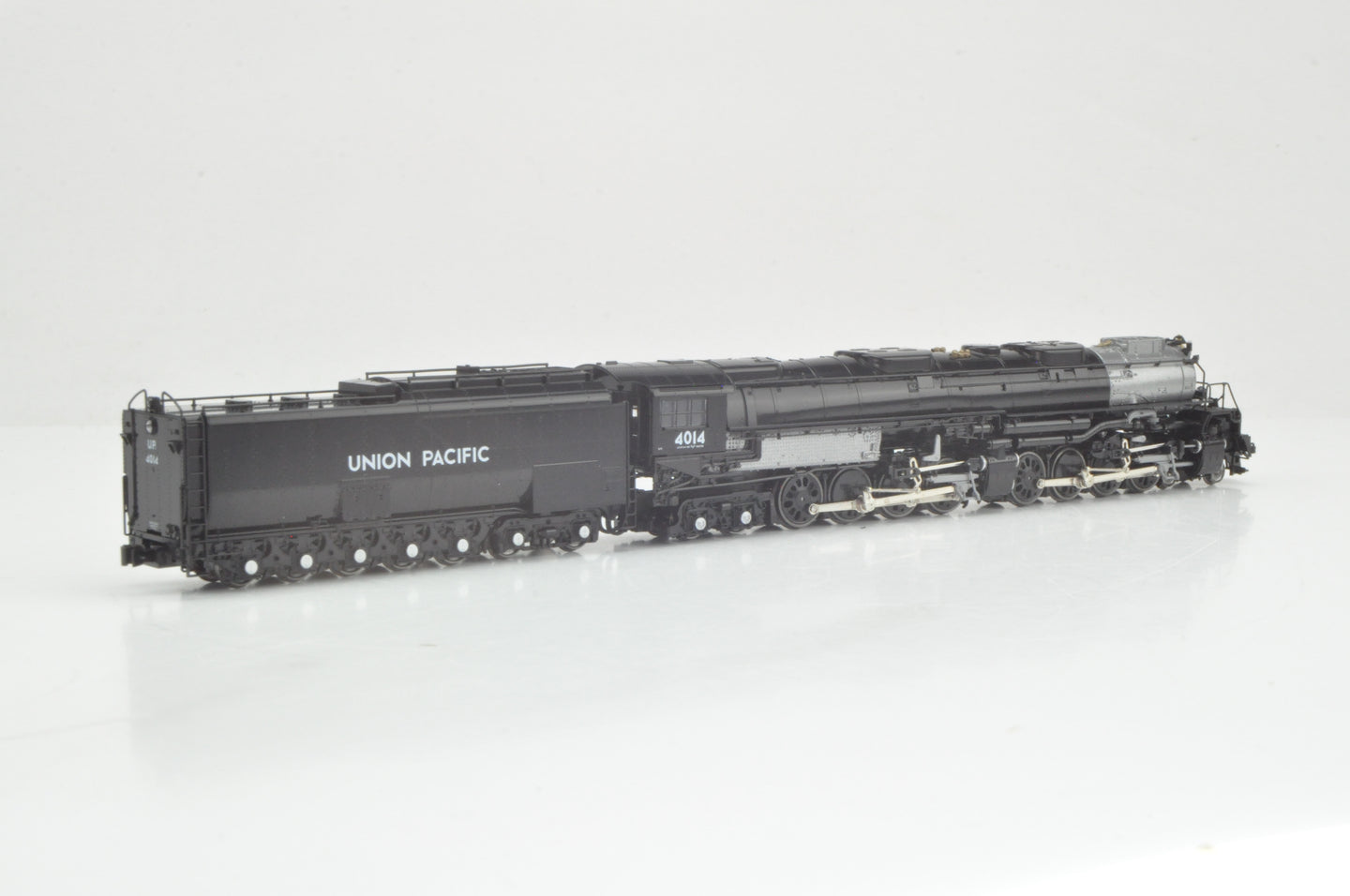 Kato N Gauge 126-4014 Union Pacific Big Boy #4014 Steam Locomotive