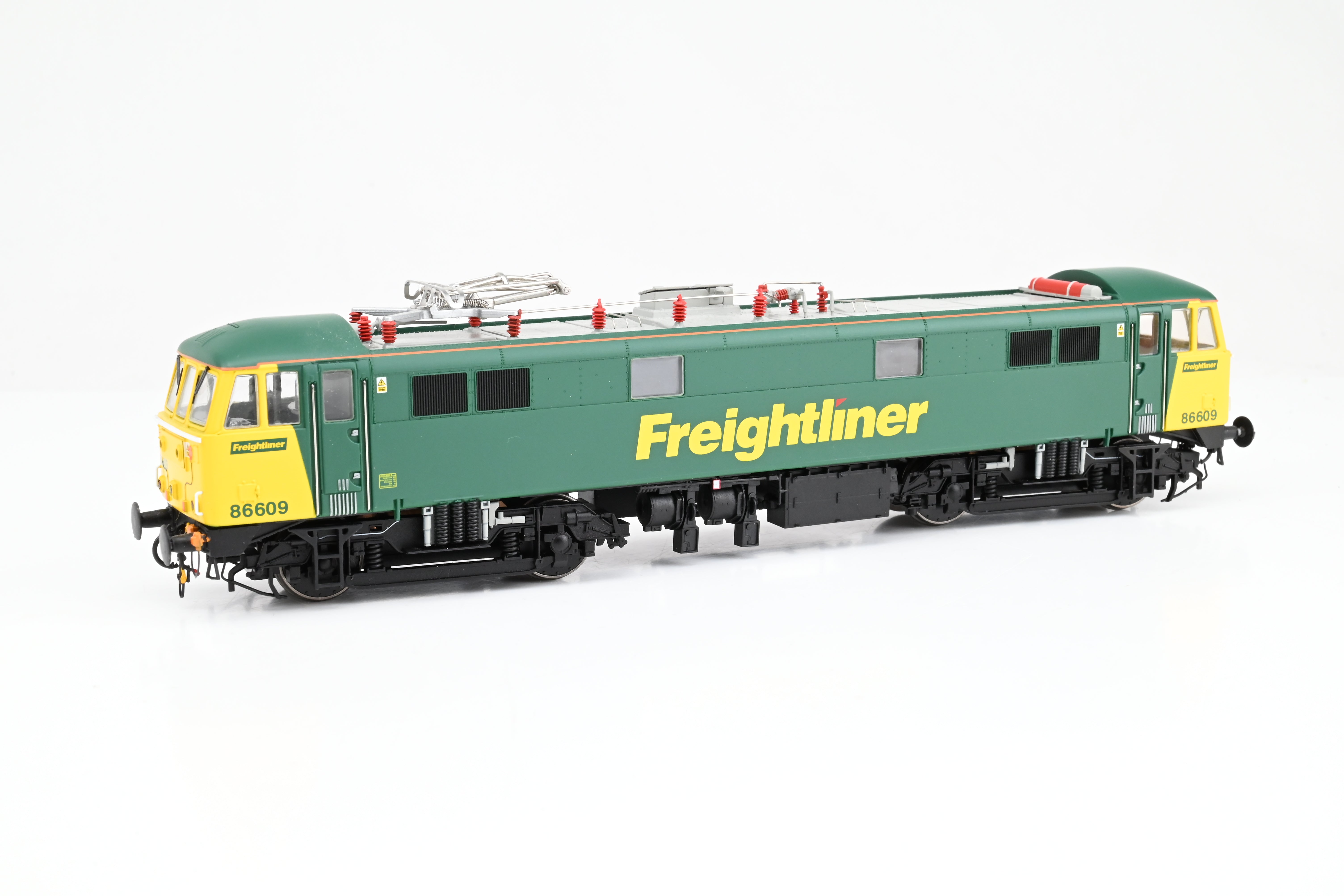 Heljan OO Gauge 8646 Class 86 Freightliner Green/Yellow 86609