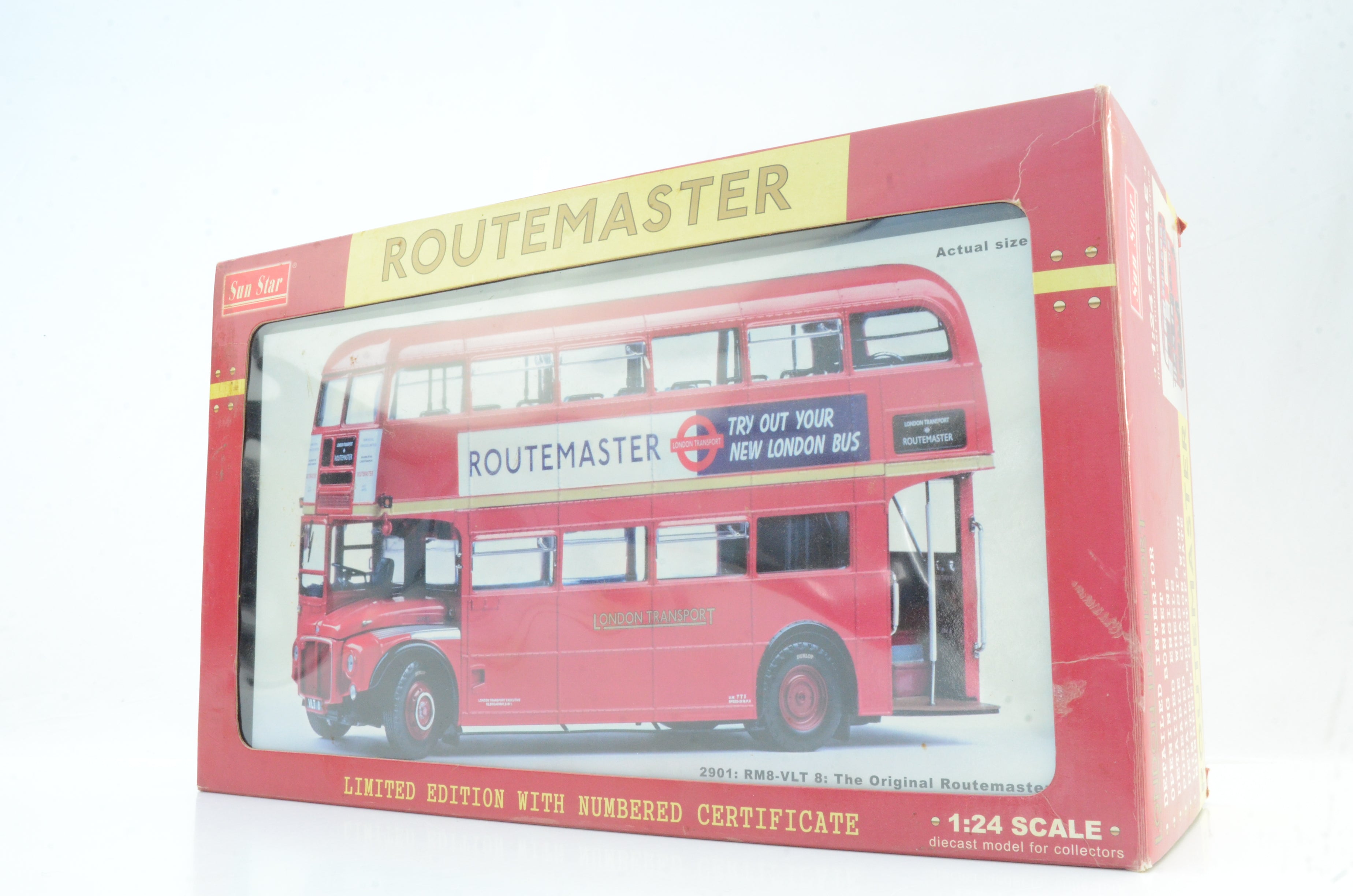 スマイルSun Star 1:24scale 2901 RM8-VLT 8 Sun Star 1:24 Scale 2901: RM8-VLT 8: The Original Routemaster, London