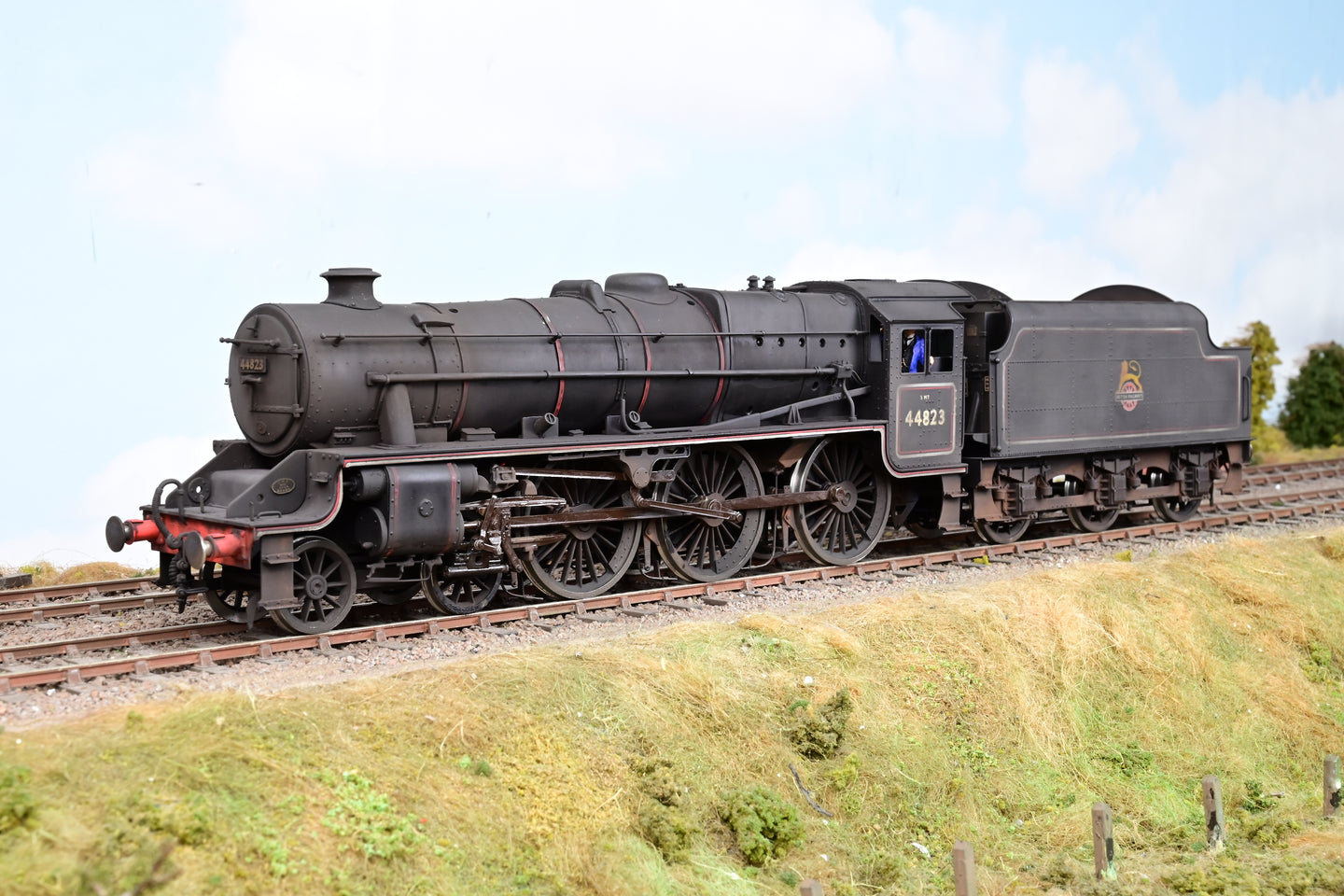 Sancheng 7mm O Gauge BR Black Early Emblem Stanier Class 5 'Black Five' No.44823 - DCC Fitted