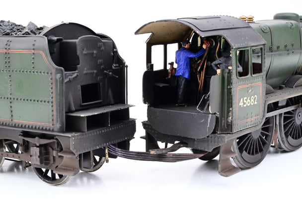 Kit Built 7mm O Gauge BR Green Early Emblem Jubilee Class No.45682 'Trafalgar' - DCC Fitted