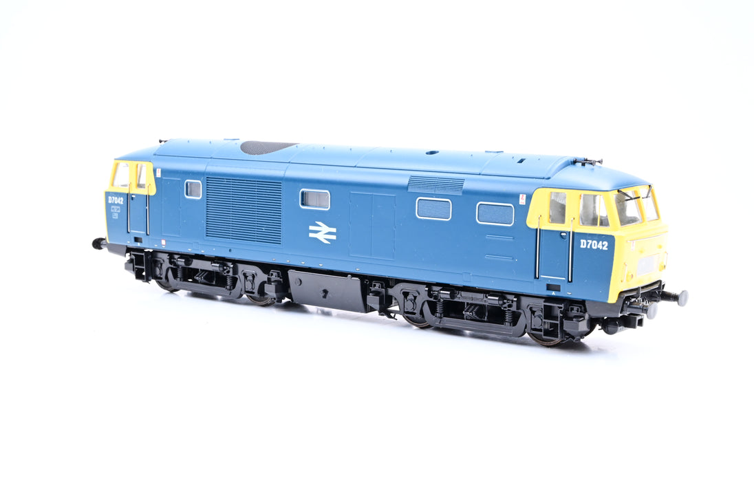 Heljan OO Gauge 3503 BR Blue w/ Yellow Ends Class 35 Hymek No.D7042