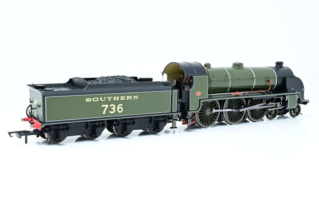 Hornby OO Gauge R2580 SR Green 4-6-0 Class N15 No. 736 'Excalibur' - B