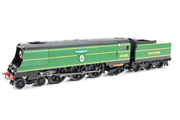 Hornby OO Gauge R2283 SR 4-6-2 Battle of Britain Class Fighter Piolt SR Green Stripe No.21C155 - Boxed