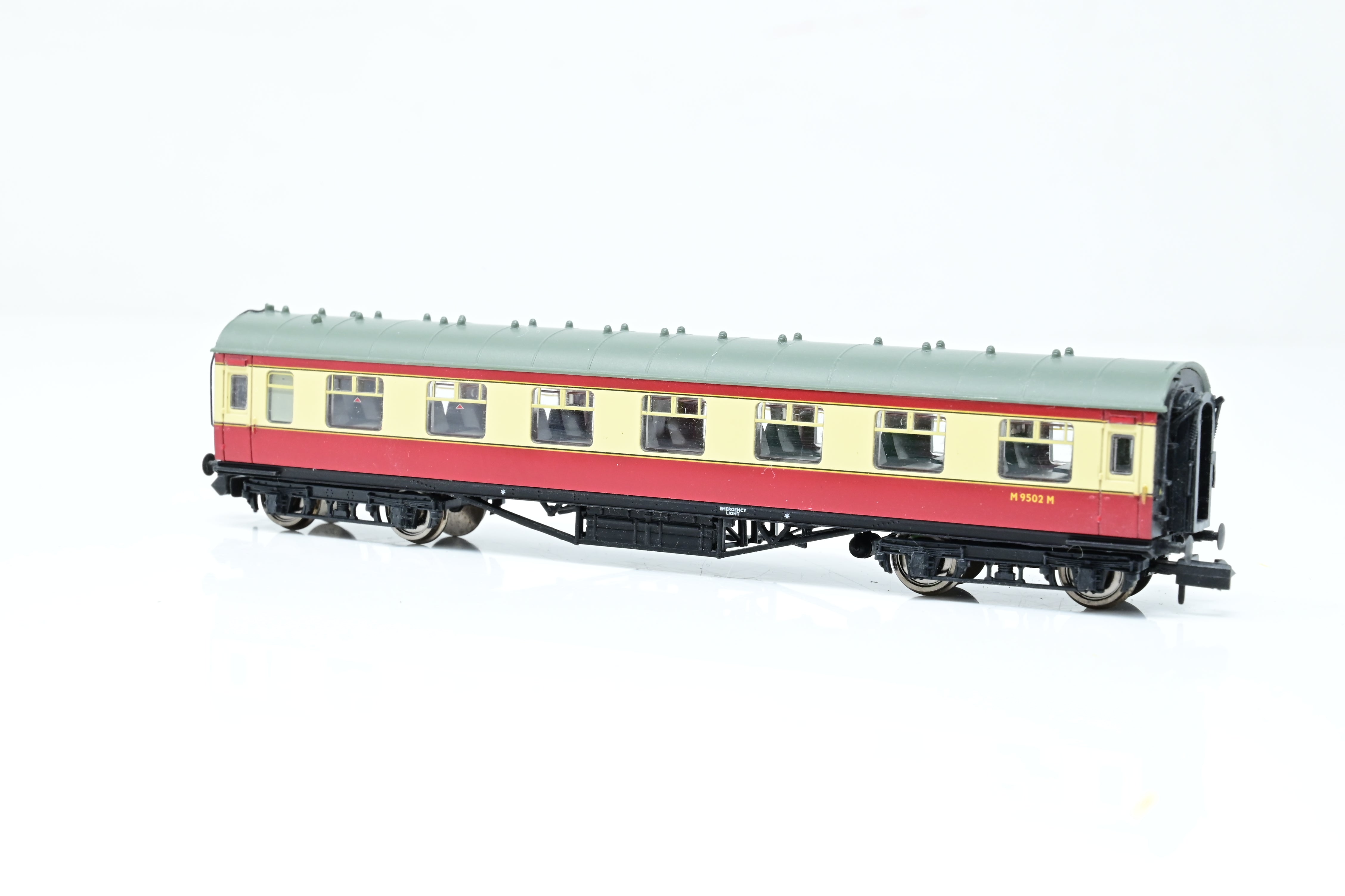 Graham Farish N Gauge 374-841A Stanier Vestibule Second BR Crimson & C