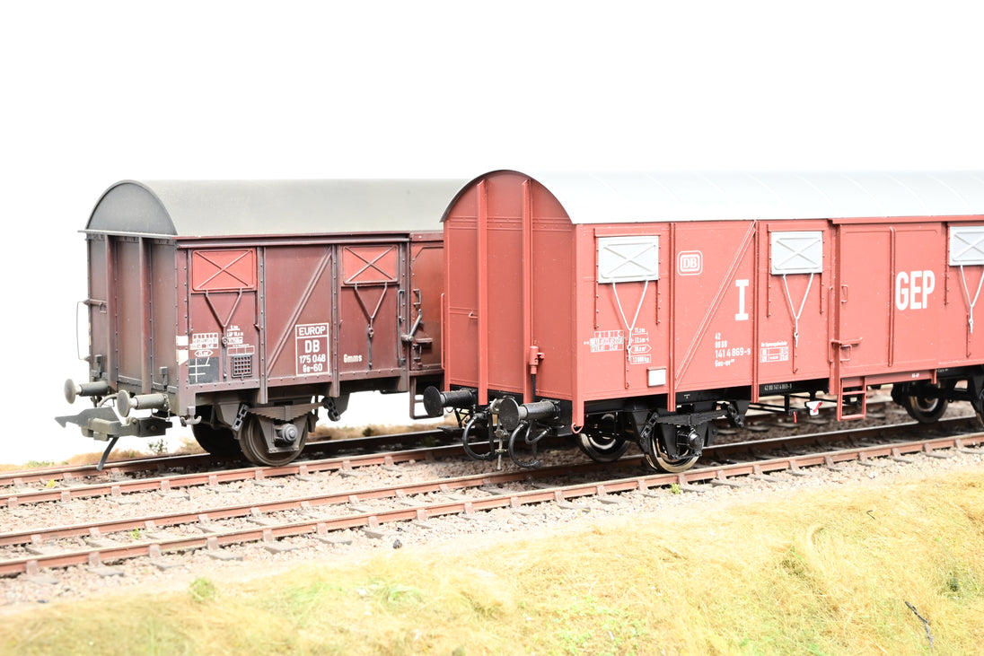 MBW O Gauge Pair of DB Covered Freight Wagons - Unboxed