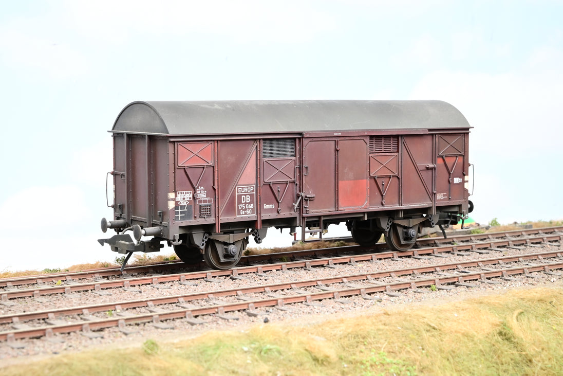 MBW O Gauge Pair of DB Covered Freight Wagons - Unboxed
