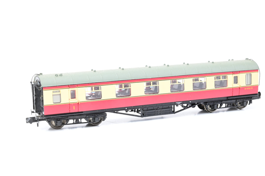 Graham Farish N Gauge 374-846 BR Crimson & Cream Stanier Vestibule 1st