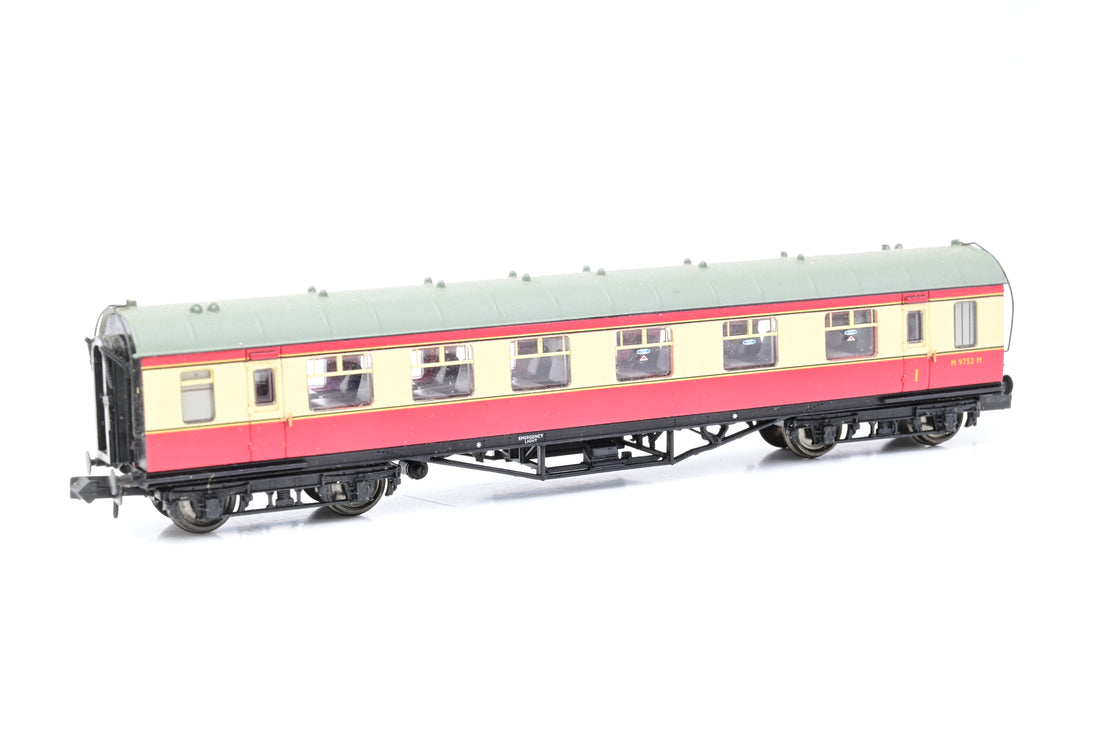 Graham Farish N Gauge 374-846 BR Crimson & Cream Stanier Vestibule 1st