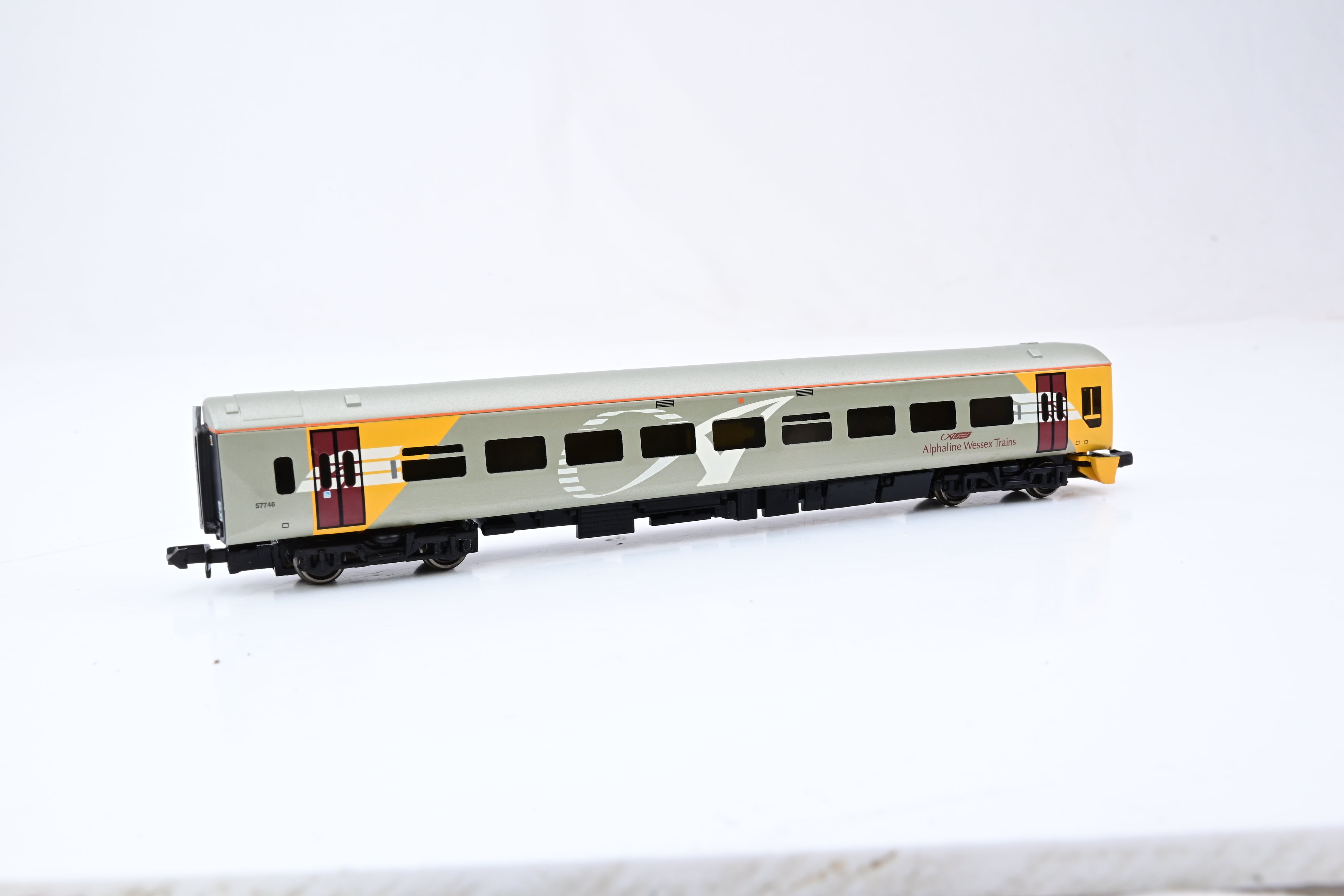 Graham Farish N Gauge 371-553 Wessex Trains Alphaline Class 158 2 Car