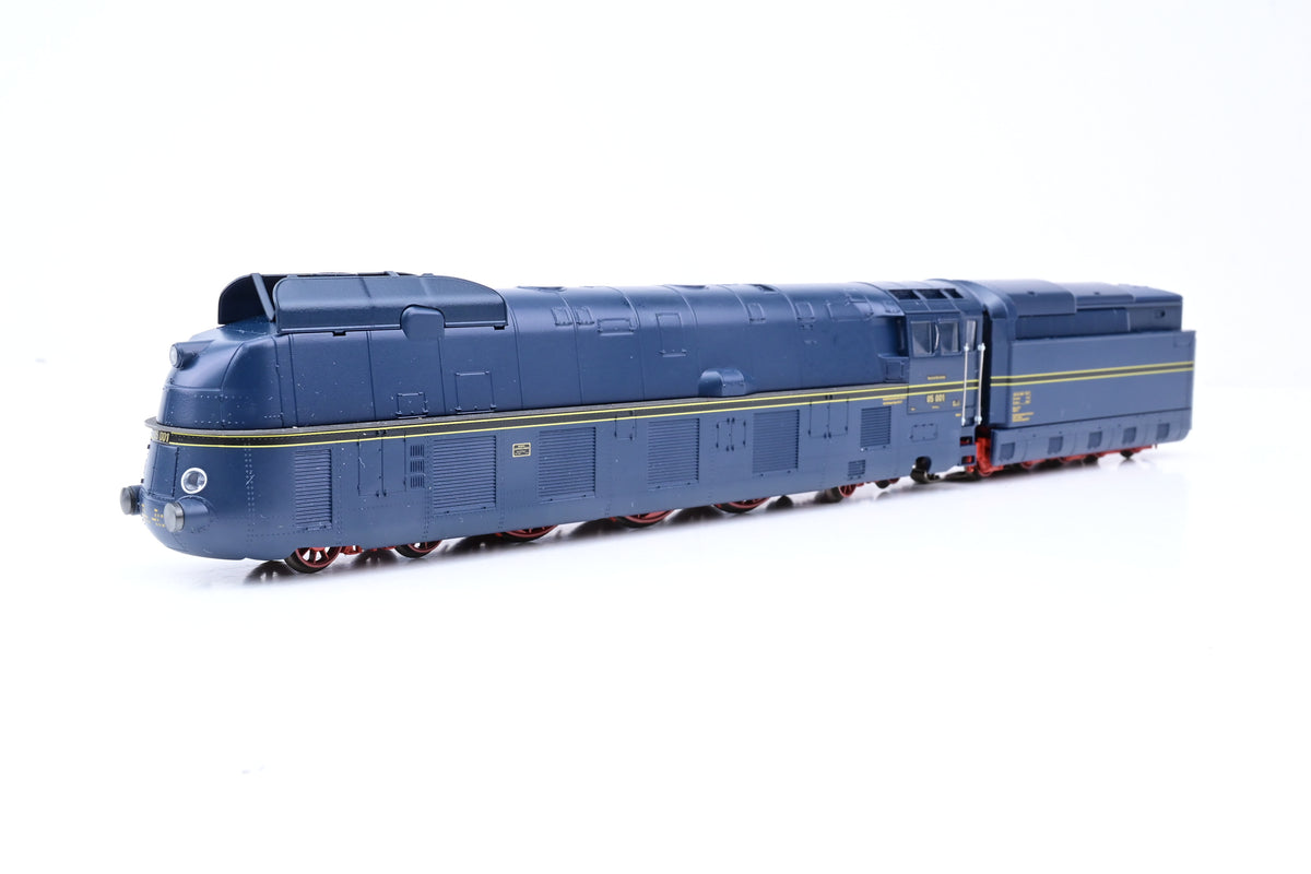 Streamlined Express Engine Marklin HO Gauge 39058 BR 05 Streamline Express Steam Locomotive No.05