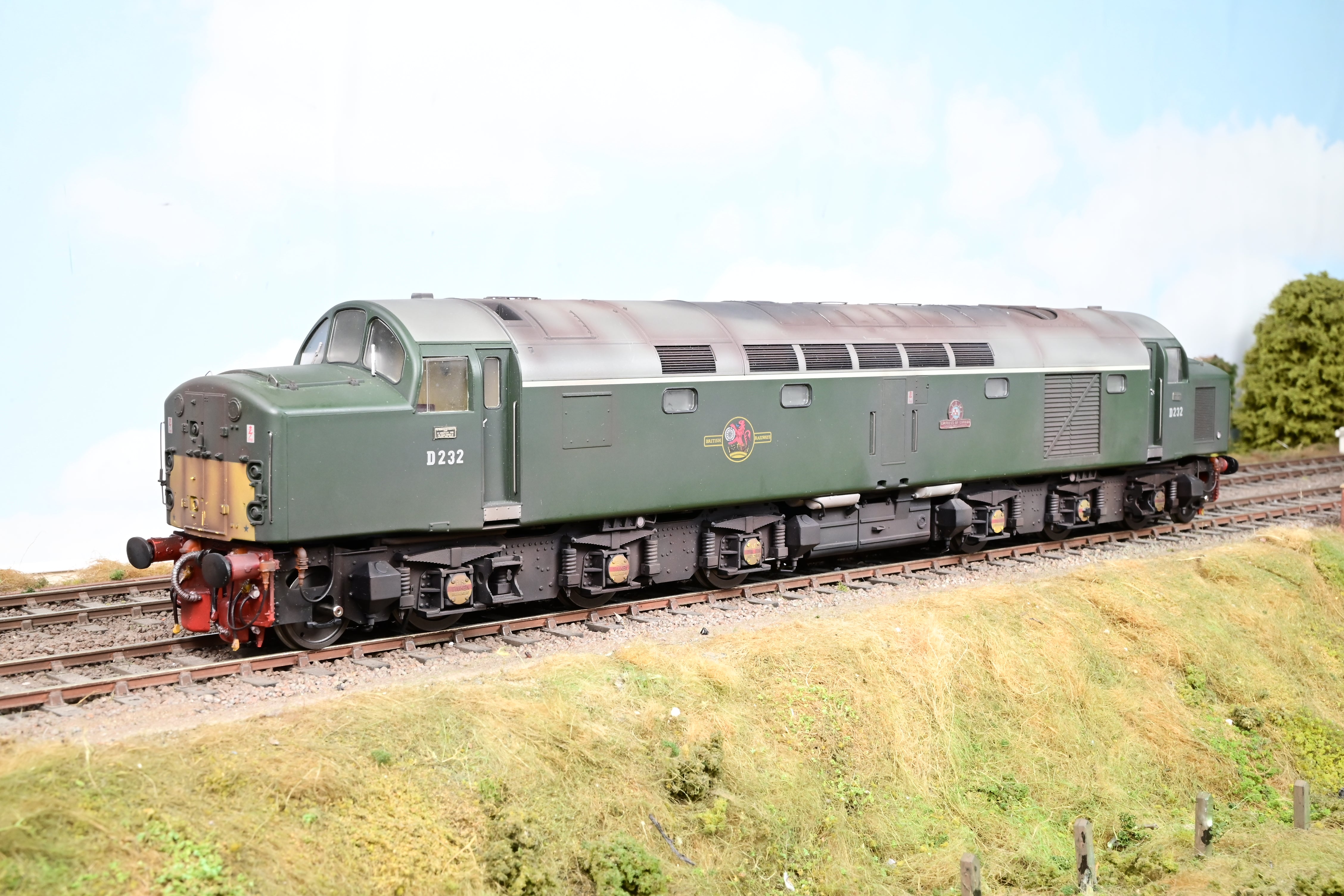 Heljan 7mm O Gauge 40501 Class 40 BR Green Small Yellow Panels (Weathe