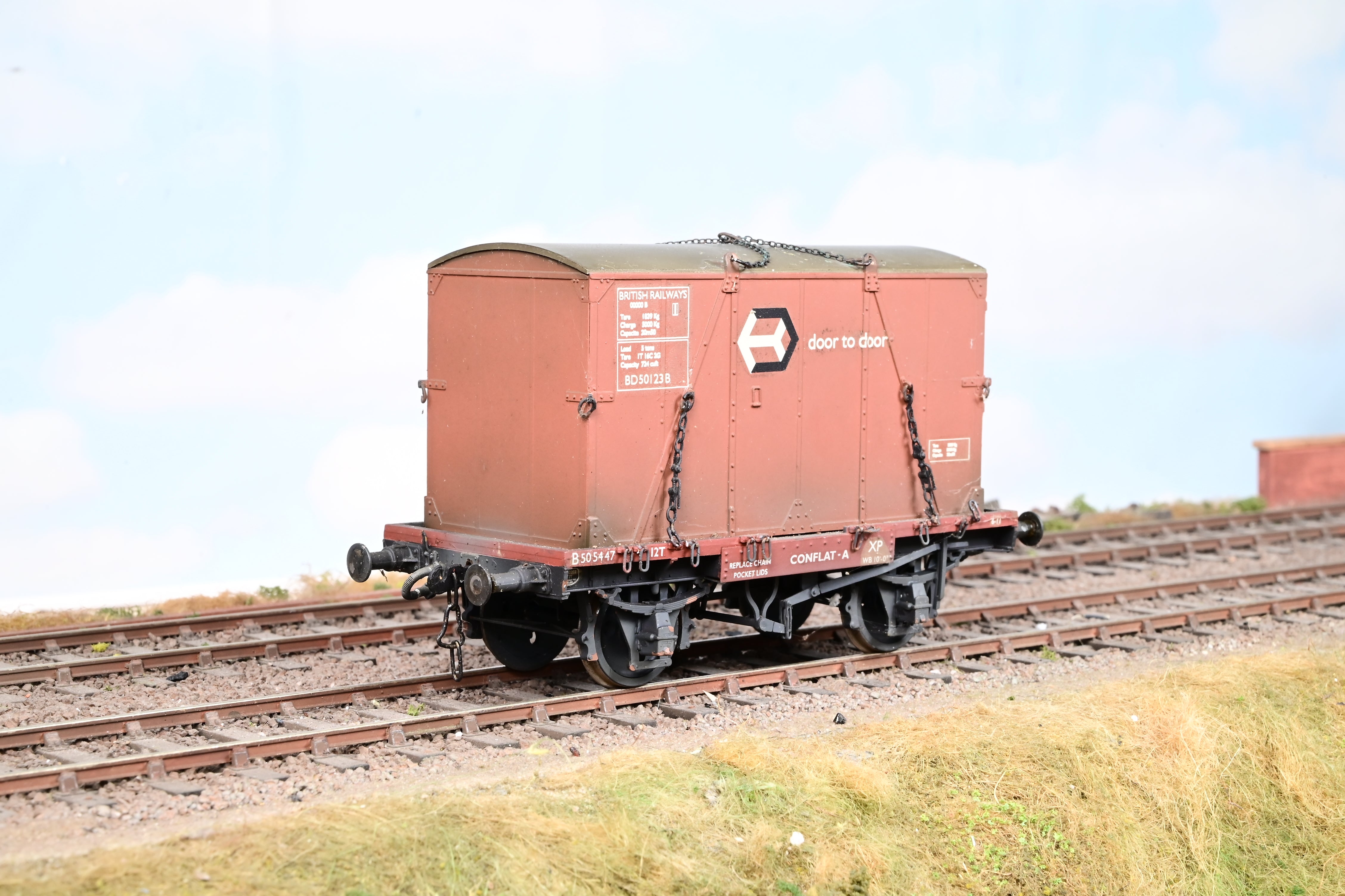 Kit Built 7mm O gauge BR Conflat A with BD Container Bauxite No.B50544