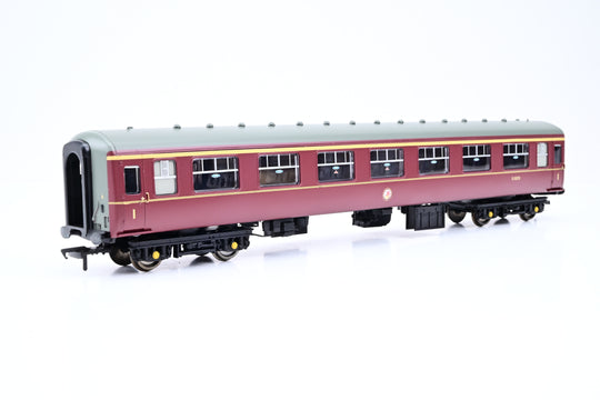 Bachmann OO Gauge 39-332 BR Mk2 FK Corridor First Maroon No.E13373