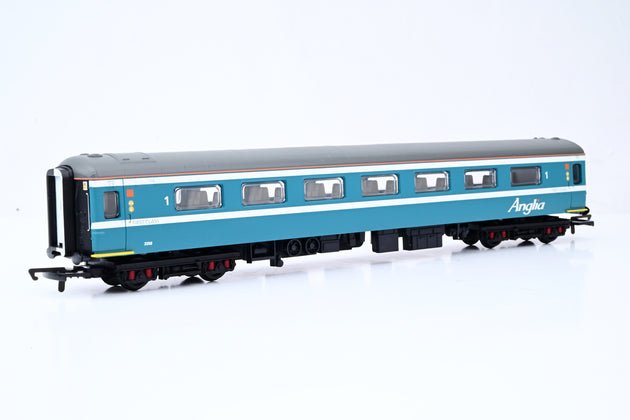 Hornby OO Gauge R4137B Anglia Railways Mk2 1st Coach No.3358