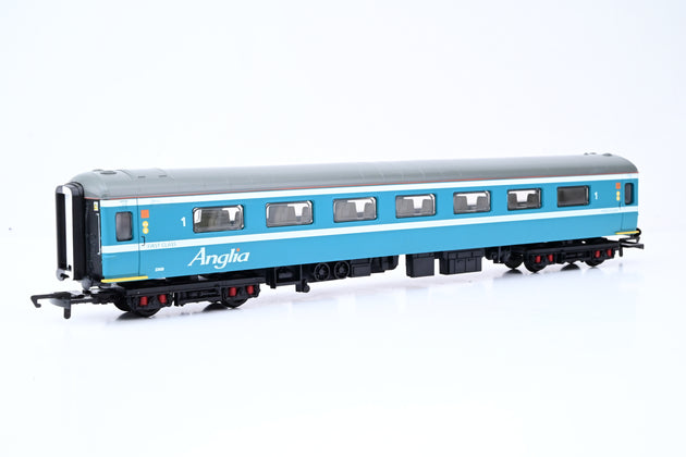 Hornby OO Gauge R4137A Anglia Railways Mk2 1st Coach No.3368