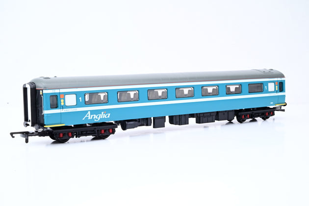 Hornby OO Gauge R4137A Anglia Railways Mk2 1st Coach No.3368