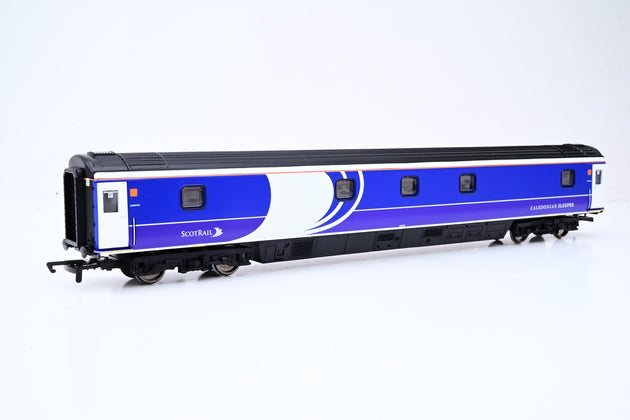 Hornby OO Gauge R4283 Scotrail Caledonia Sleeper Coach No.10605