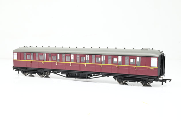 Hornby OO Gauge R4262A BR 61ft 6in Corridor 3rd Class Coach No.E12699E