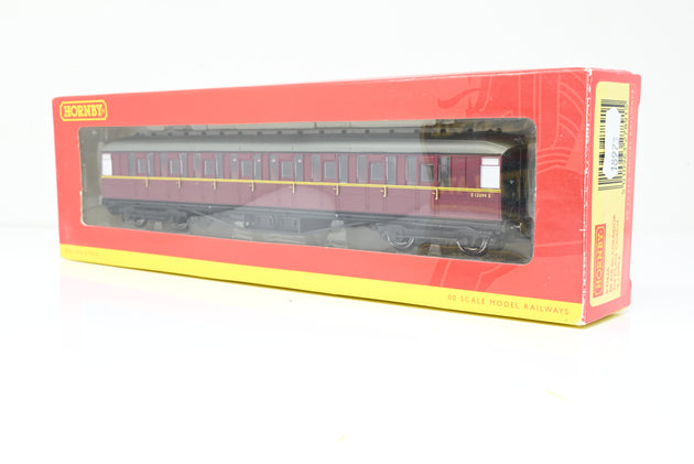 Hornby OO Gauge R4262A BR 61ft 6in Corridor 3rd Class Coach No.E12699E