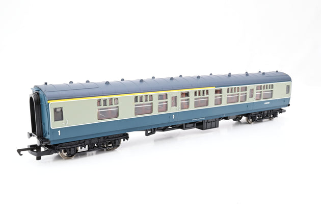 Hornby OO Gauge R4110B BR Mk1 Composite Coach Western Region No.W16220