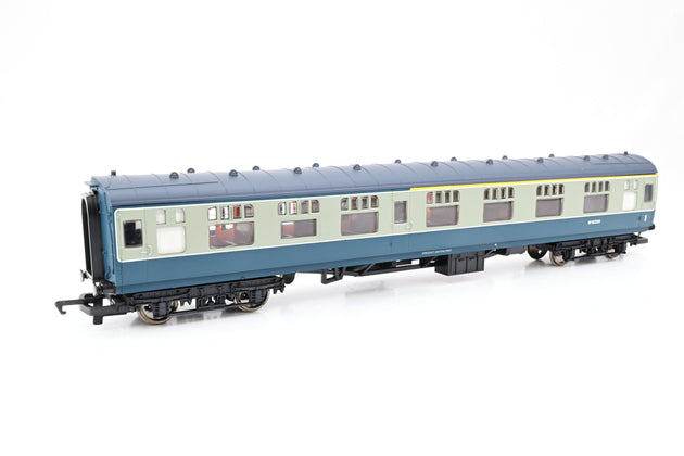 Hornby OO Gauge R4110B BR Mk1 Composite Coach Western Region No.W16220