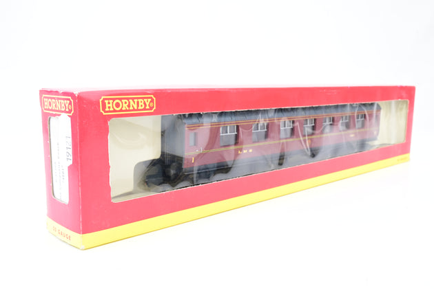 Hornby OO Gauge R4130B LMS Composite Coach No.4001