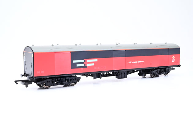 Hornby OO Gauge R6355 BR Standard GUV RES No.94138