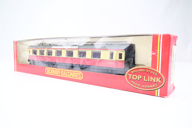 Hornby OO Gauge R4028 BR Centenary Composite Coach No.W6660W