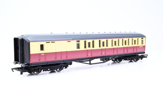 Hornby OO Gauge R4190 BR Brake Coach Crimson/Cream No.E10102E