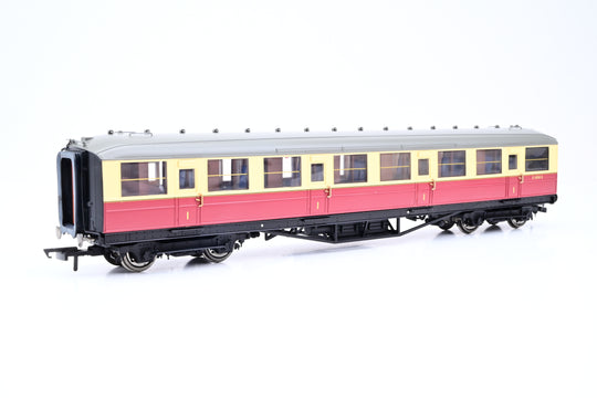 Hornby OO Gauge R4179 BR 61ft 6in Corridor 1st Class Coach No.E11018E