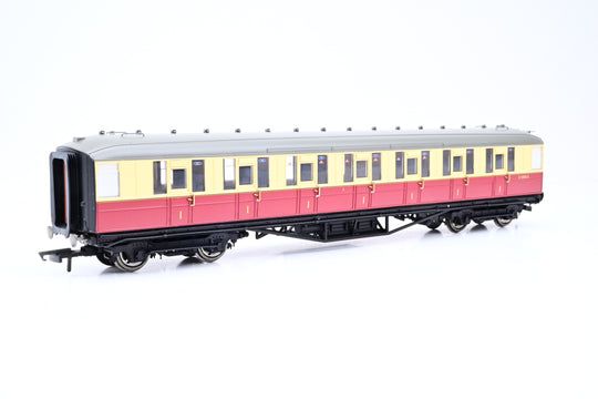 Hornby OO Gauge R4179 BR 61ft 6in Corridor 1st Class Coach No.E11018E