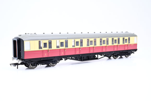 Hornby OO Gauge R4179 BR 61ft 6in Corridor 1st Class Coach No.E11018E