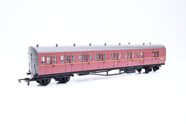Hornby OO Gauge R4099B BR Suburban B Coach No.W6382W