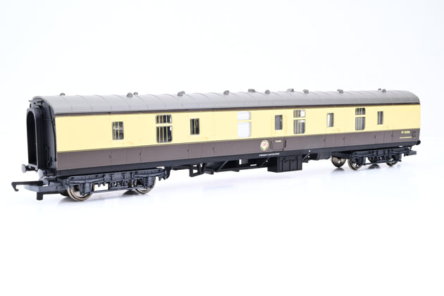 Hornby OO Gauge R4212A BR Mk1 Parcels Coach Western Region No.W81206