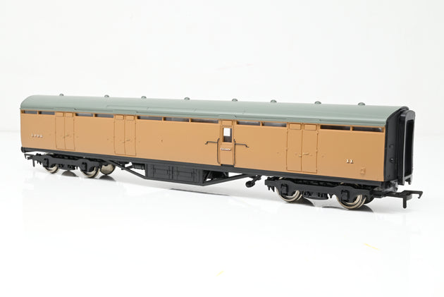 Bachmann OO Gauge 34-655 LNER 63ft Thompson BG Full Brake No.11 - Boxed