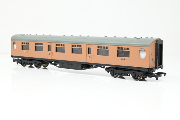 Bachmann OO Gauge 34-477 LNER War Brown Thompson Coach No.138 - Boxed