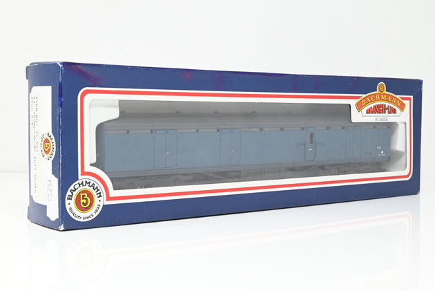 Bachmann OO Gauge 34-652 Thompson BG Full Brake BR Blue No.E18E - Boxed