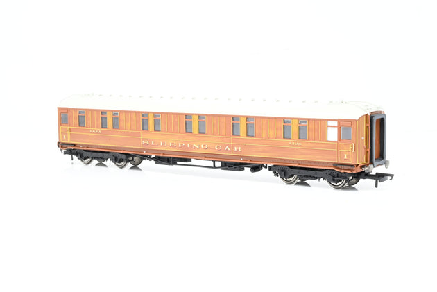 Hornby OO Gauge R4174 LNER Teak Gresley 61ft Corridor Sleeping Coach No.1208