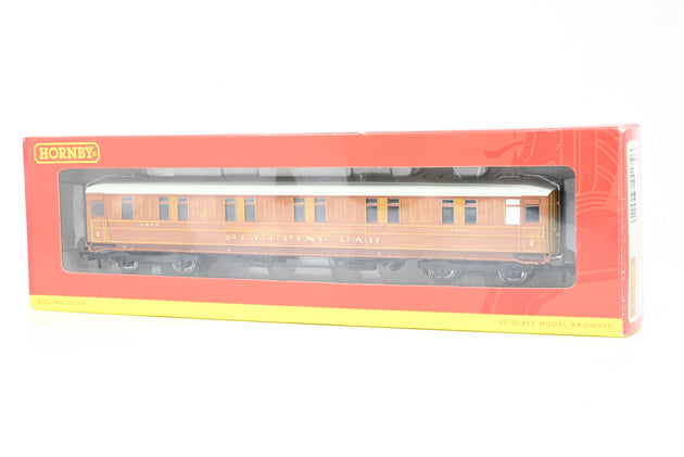 Hornby OO Gauge R4174 LNER Teak Gresley 61ft Corridor Sleeping Coach No.1208