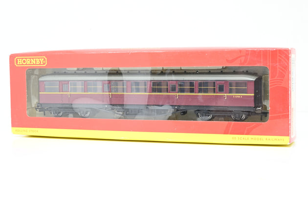 Hornby OO Gauge R4262A BR 61ft 6in Corridor 3rd Class Coach 'E12699E'