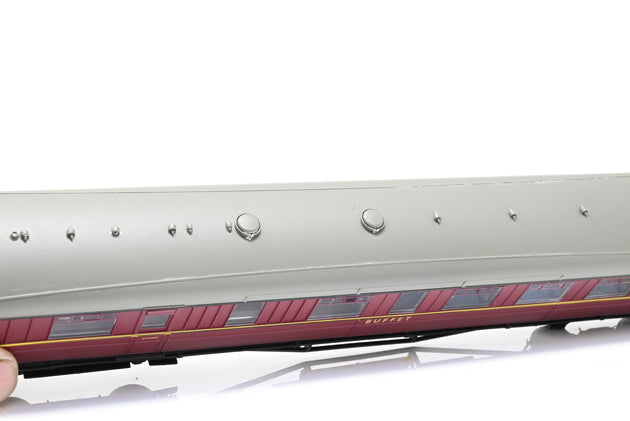 Hornby OO Gauge R4263B BR 61ft 6in Buffet Car No.9132E